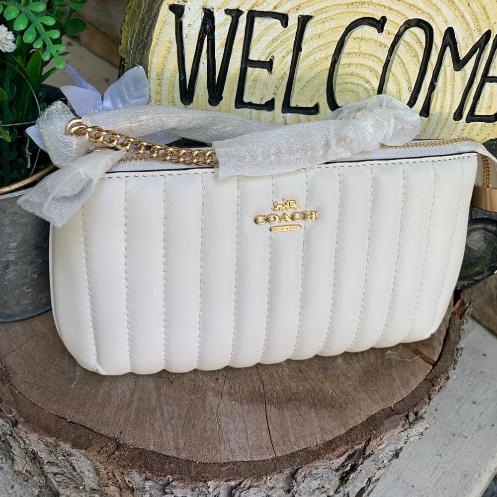 Authentic COACH 1941 Nappa leather/smooth leather zip top wristlet - Picture 2 of 15